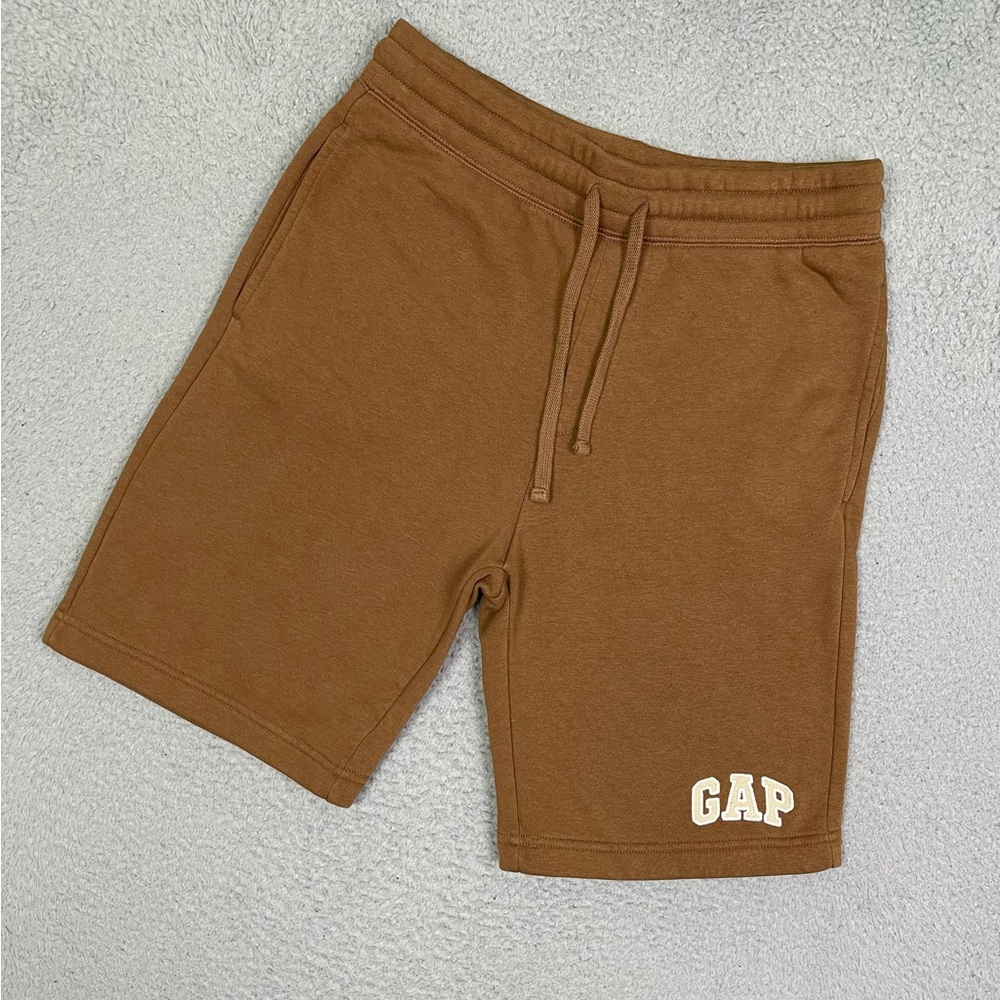 Gap shorts‎